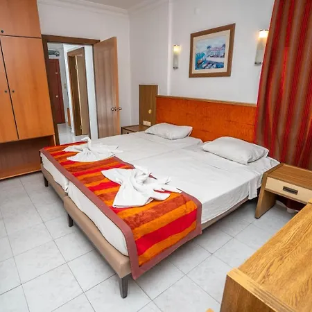 Apartahotel Kleopatra Carmen *