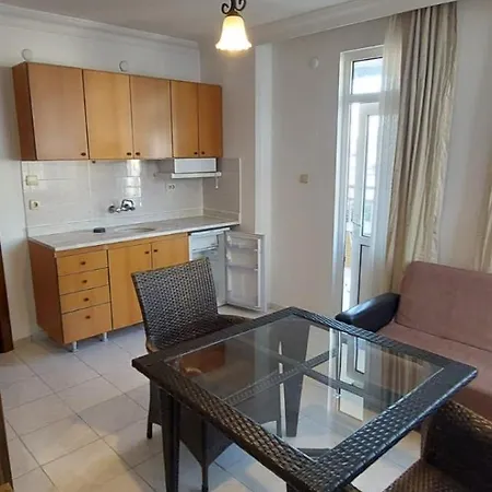 Kleopatra Carmen Aparthotel *