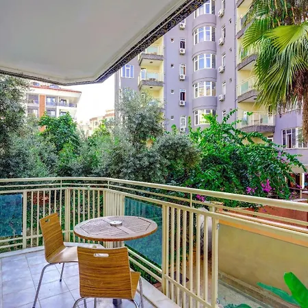 Aparthotel Kleopatra Carmen *